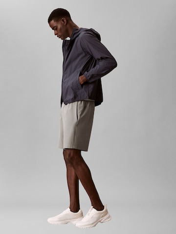 Regular Pantalon de sport Calvin Klein Sport en gris