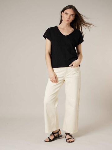 T-shirt 'Kamili' Deeluxe en noir : devant