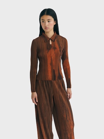 Thinking MU Blúzka 'Agostina' - Hnedá: predná strana