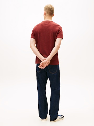 Tricou de la Tommy Jeans pe roșu