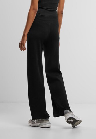 Aim'n - regular Pantalón en negro