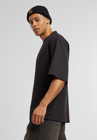 T-Shirt Urban Classics en noir