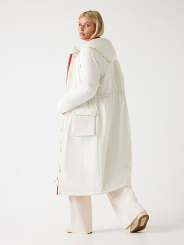 GUESS Parka in Beige