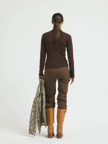 Résumé Normální Kalhoty 'Cassie' – hnědá