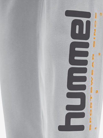 Hummel Regularen Športne hlače 'Manfred' | siva barva