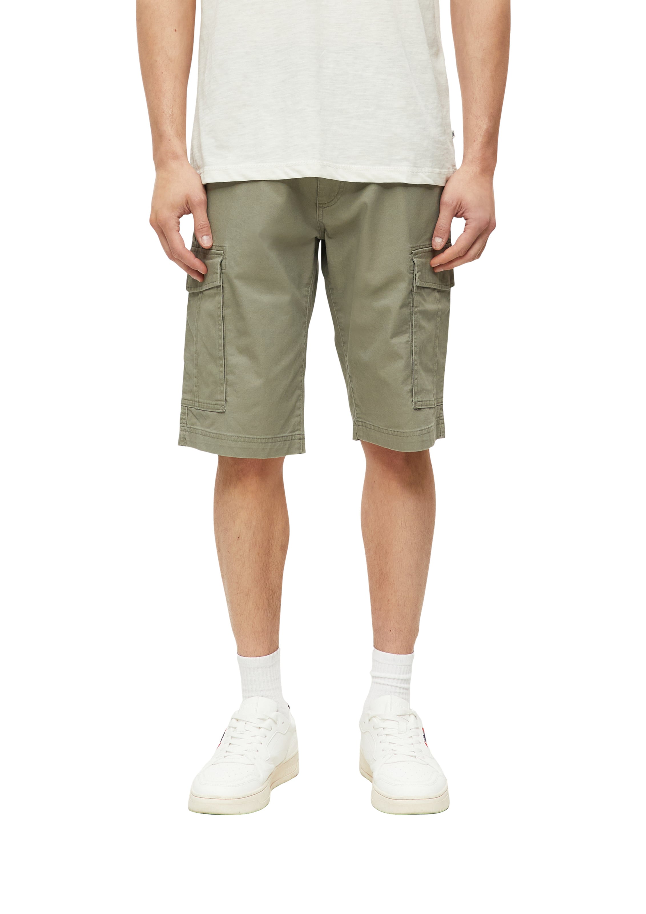 s.Oliver Regular Shorts 'File' in Grün: Vorderseite