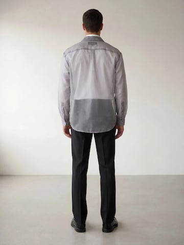 Fit confort Chemise 'The Jacob Organza Overshirt' ARMIE en gris