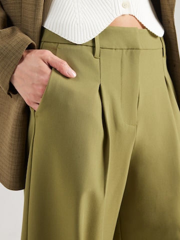 PIECES Barrel Pleat-Front Pants 'PCBosella' in Green