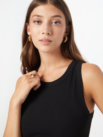 GAP Top in Black