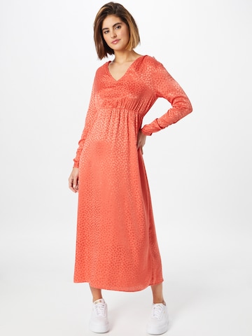 Robe Dorothy Perkins en orange : devant