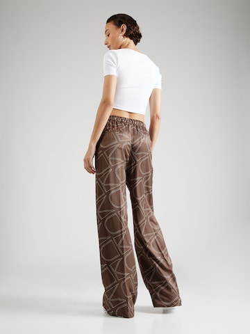 Wide Leg Pantalon Calvin Klein en marron