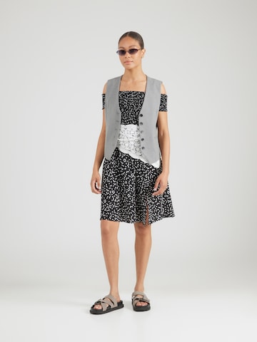 Hailys Kesämekko värissä musta