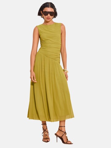 Robe Lipsy en vert : devant