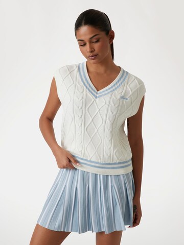 GUESS Sweater in White: front