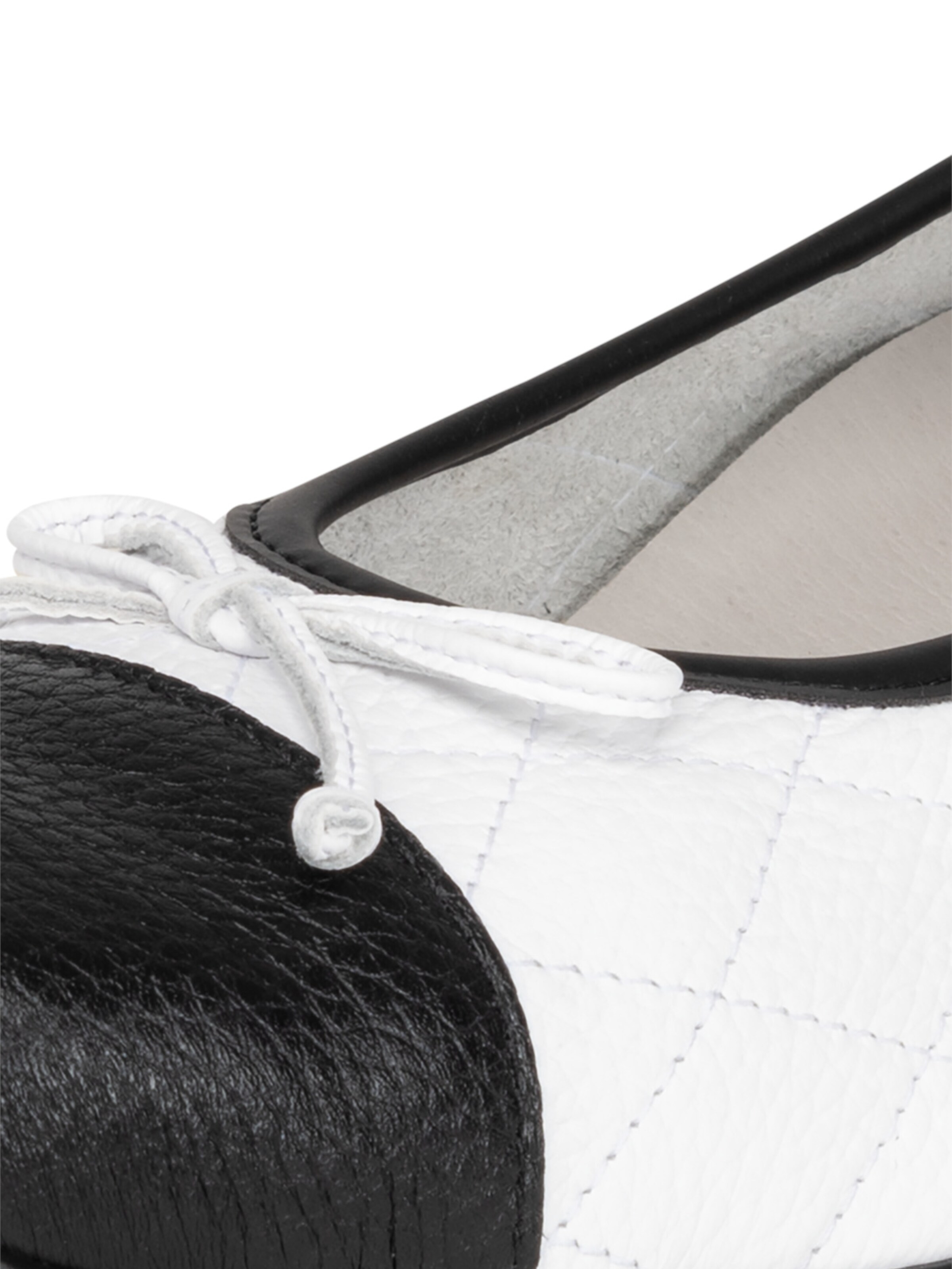 Ballerina di VITAFORM in bianco