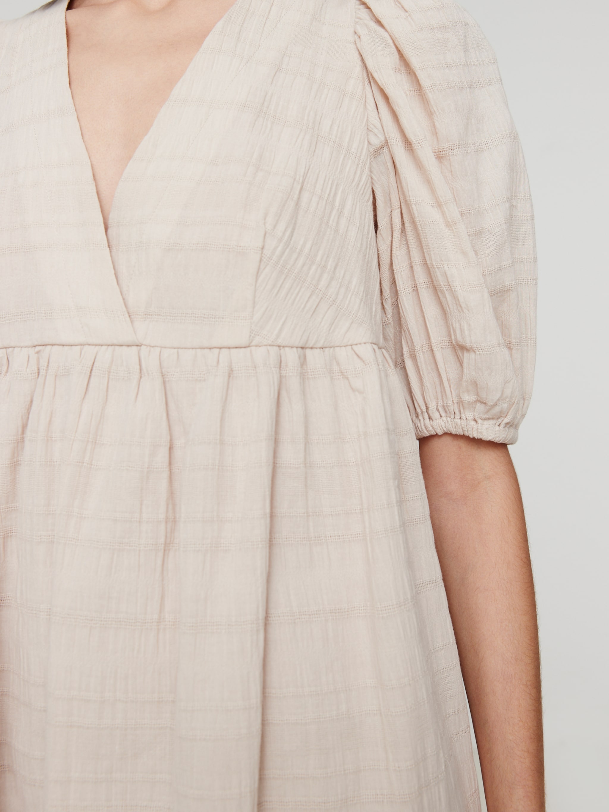 EDITED Produkter Kjole 'Miriam' beige