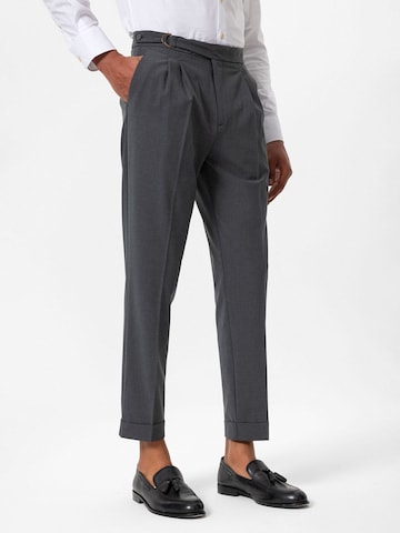 Effilé Pantalon à plis Antioch en gris