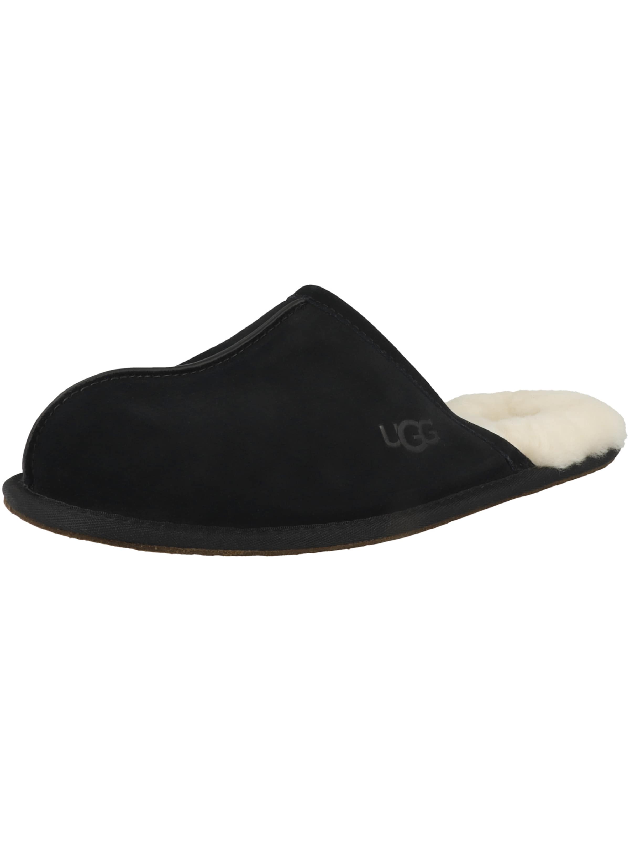Pantoufle 'Scuff' UGG en noir : devant