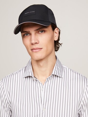 TOMMY HILFIGER Kšiltovka – černá: přední strana