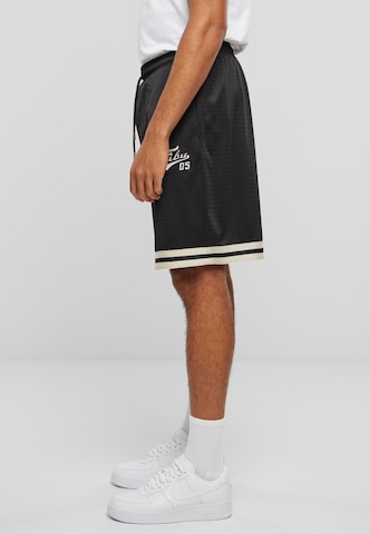 FUBU - Regular Calças 'Varsity' em preto