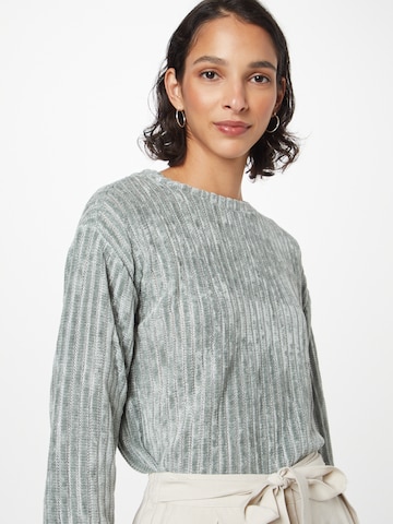 ABOUT YOU Sweater 'Loana' in Green