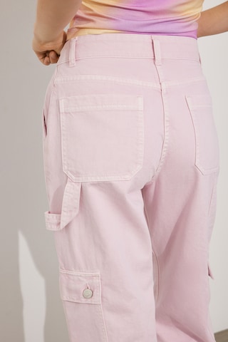 Envii Loose fit Cargo jeans 'Flag' in Pink