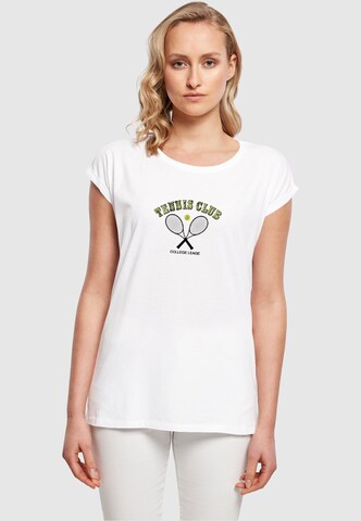 Merchcode T-Shirt 'Tennis Club' in Weiß: Vorderseite