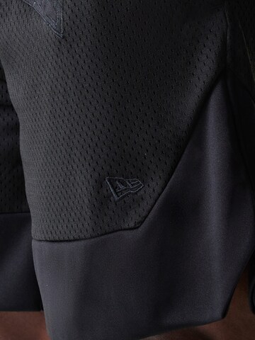 NEW ERA Loosefit Bukser i sort