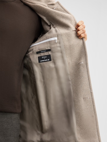 STRELLSON Between-Seasons Coat in Beige