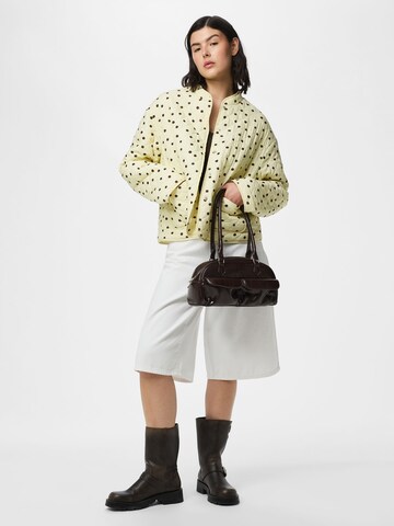 Veste mi-saison 'PCRikke' PIECES en jaune