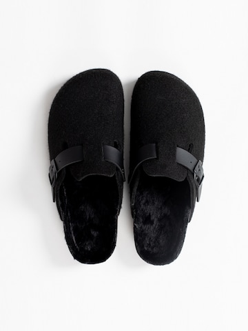 Bayton Clogs in Black