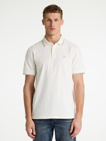 CHASIN' Shirt 'Jay' in White: front