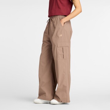 new balance Loosefit Cargobroek 'Woven Cargo Pant' in Bruin