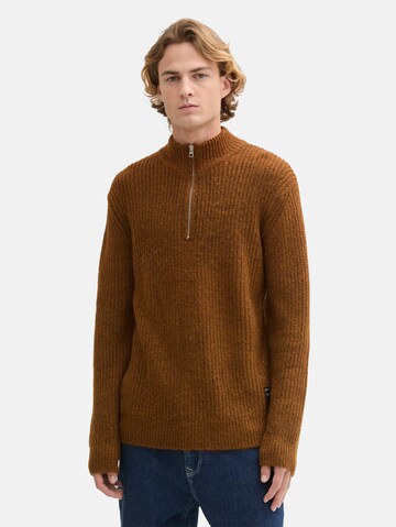 TOM TAILOR DENIM Trui in Bruin: voorkant