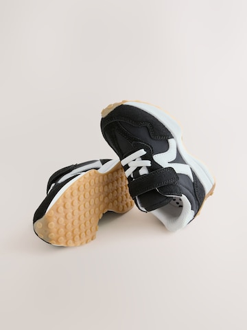 Baskets Next en noir