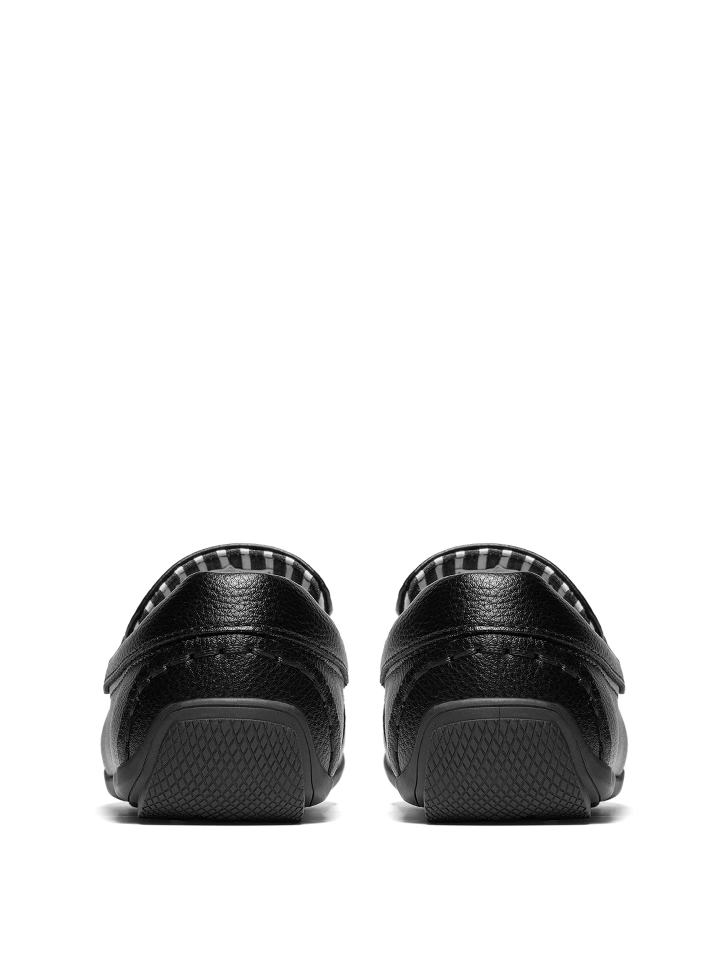 Bruno Marc Flats in Black