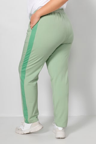 Janet & Joyce Tapered Broek in Groen