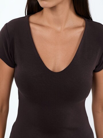 Busem T-Shirt in Braun