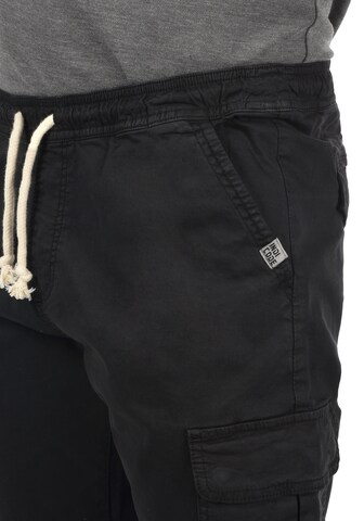 INDICODE JEANS - Tapered Pantalón cargo 'Abbal' en negro