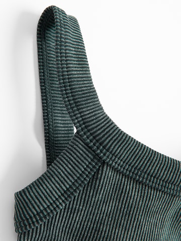 Top de la NoWear pe negru