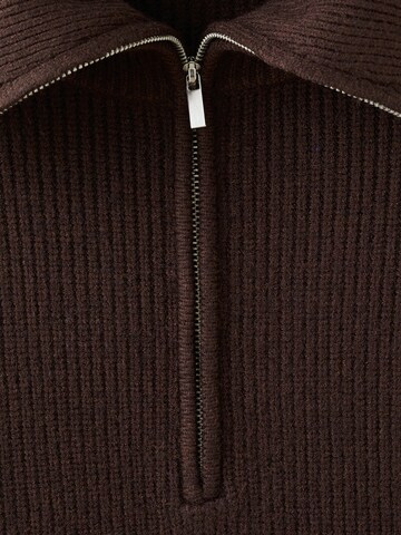 Pulover 'RIZON' de la MANGO pe maro