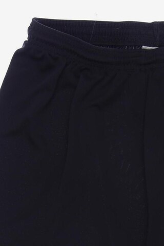 NIKE Shorts 34 in Schwarz