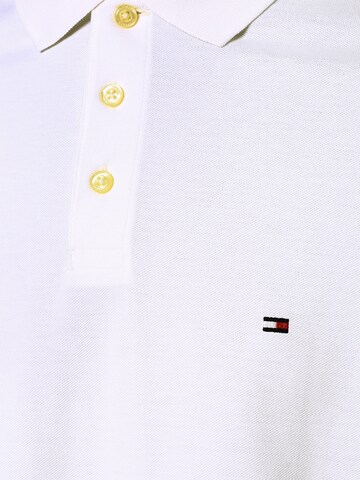 Tricou de la TOMMY HILFIGER pe alb