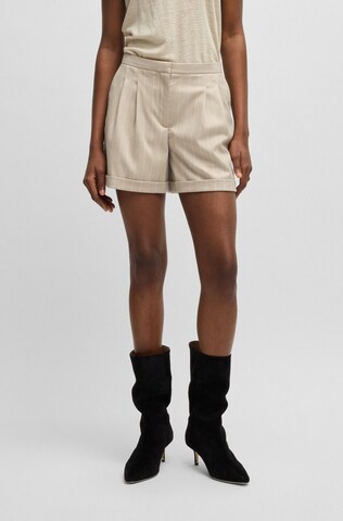 BOSS Regular Shorts in Beige: Vorderseite