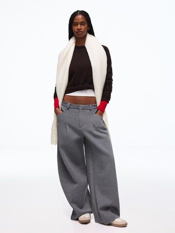 Bershka Scarf in Beige: front