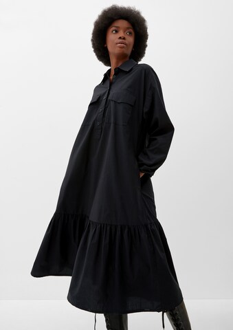 Robe-chemise QS en noir : devant