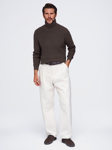 Ombre Sweater in Brown: front