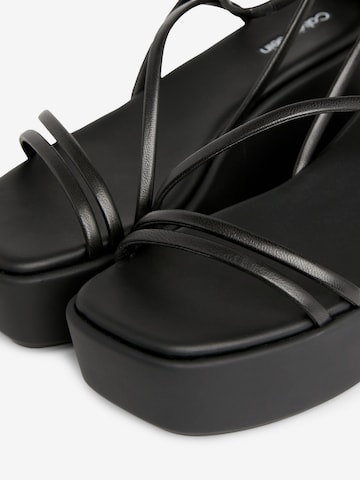 Sandales à lanières Calvin Klein en noir