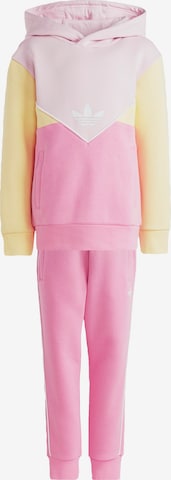 ADIDAS ORIGINALS Sweatsuit in Pink: front