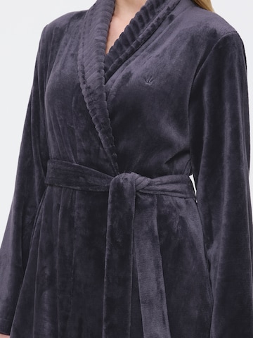 TRIUMPH Bathrobe short ' Fleece Robe ' in Grey